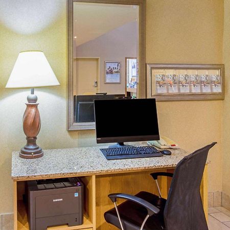 Hotel La Quinta By Wyndham Appleton College Avenue Esterno foto