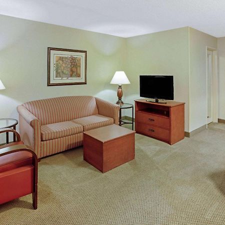 Hotel La Quinta By Wyndham Appleton College Avenue Esterno foto