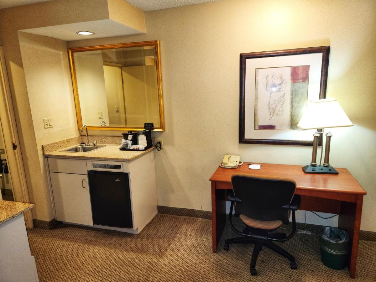 Hotel La Quinta By Wyndham Appleton College Avenue Esterno foto