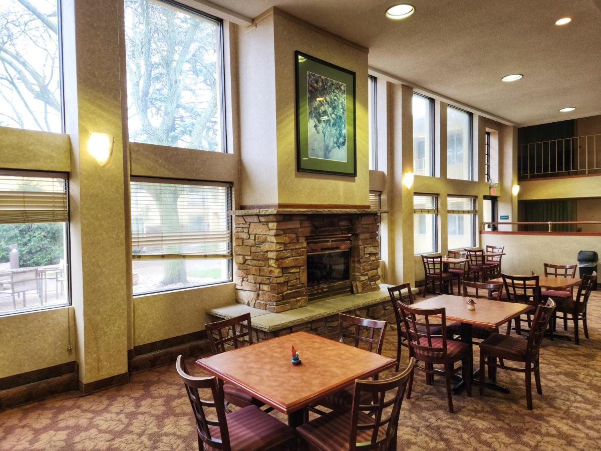 Hotel La Quinta By Wyndham Appleton College Avenue Esterno foto