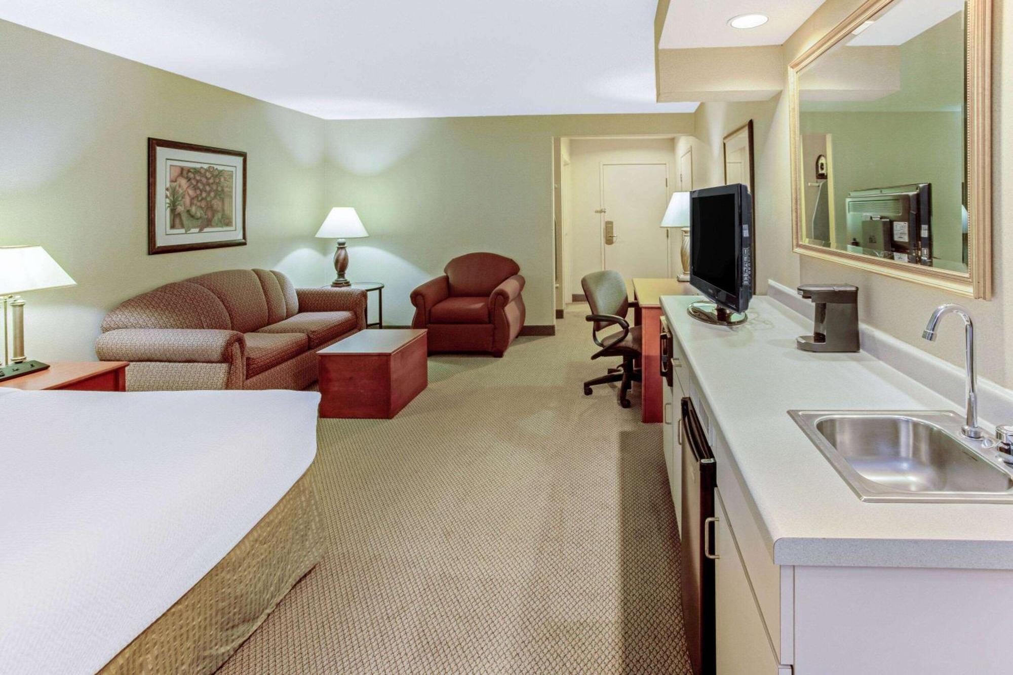Hotel La Quinta By Wyndham Appleton College Avenue Esterno foto
